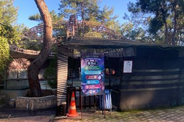 Kemer’de eğlence parkında tuvalet mescit oldu iddiası