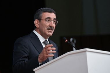 Cevdet Yılmaz, sanayi üretimi ve iş gücü verilerini değerlendirdi