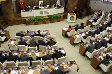Büyükşehir’de yol tartışması