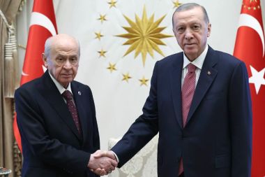 MHP Lideri Bahçeli'den Cumhurbaşkanı Erdoğan'a tebrik telefonu