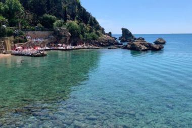 Antalya’da Mermerli Plajı sezona yetişecek