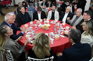 Bakan Ersoy baba ocağı İbradı’da iftar verdi