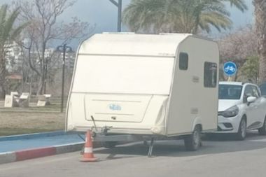 Muratpaşa’da karavan işgali!