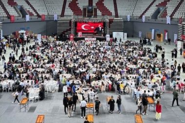 Antalyaspor taraftarı 1200 çocuğu ağırladı
