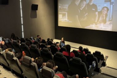 Antalya'da öğrenciler sinema salonunda “Ufkun Ötesinde” belgeselini izledi