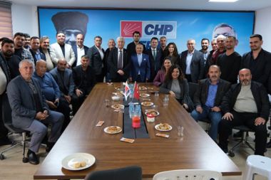 Şeref'iyle geldi, tüzüğü delik deşik etti! CHP Serik’te ‘6’lı ganyan’