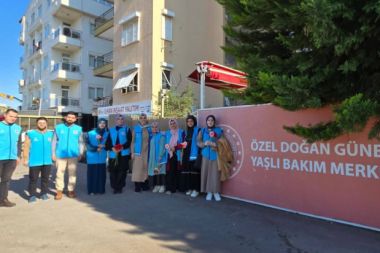 Antalya’da Yaşlı Bakım Merkezine Vefa Ziyareti