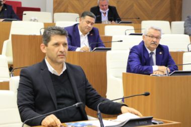 Çetin, 'Düğmeli evler yıkılacak' oyununu bozdu