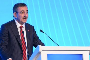 Cevdet Yılmaz’dan izinsiz gösterilere ilişkin açıklama