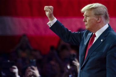 Trump'tan İran'a yeni yaptırım tehdidi