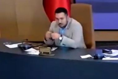 Alanya Belediye Meclisi'nde tespih krizi
