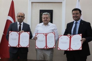 Antalya’da tarım ve turizm güçlerini birleştirdi
