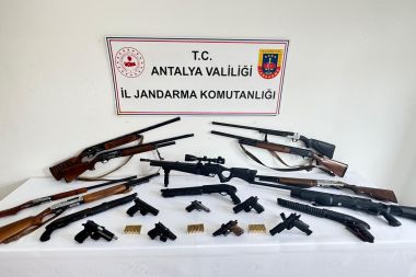Silah kaçakçılarına eş zamanlı operasyon