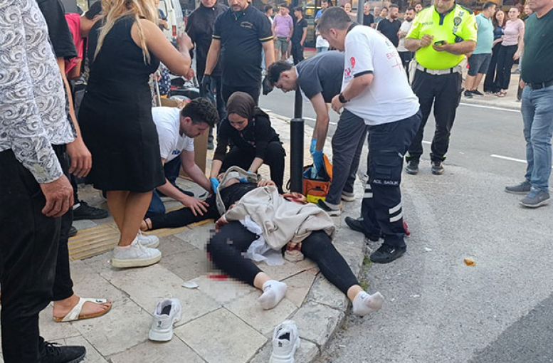 Midibüs ile motosiklet çapıştı: 1 kişi hayatını kaybetti