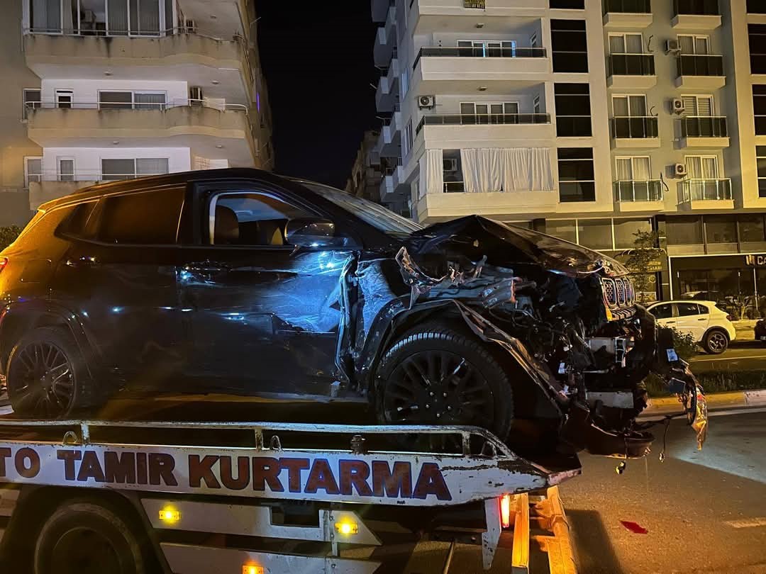 Alanya’da alkollü sürücü kendi başını yaktı