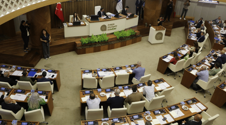 Büyükşehir’e konser tepkisi