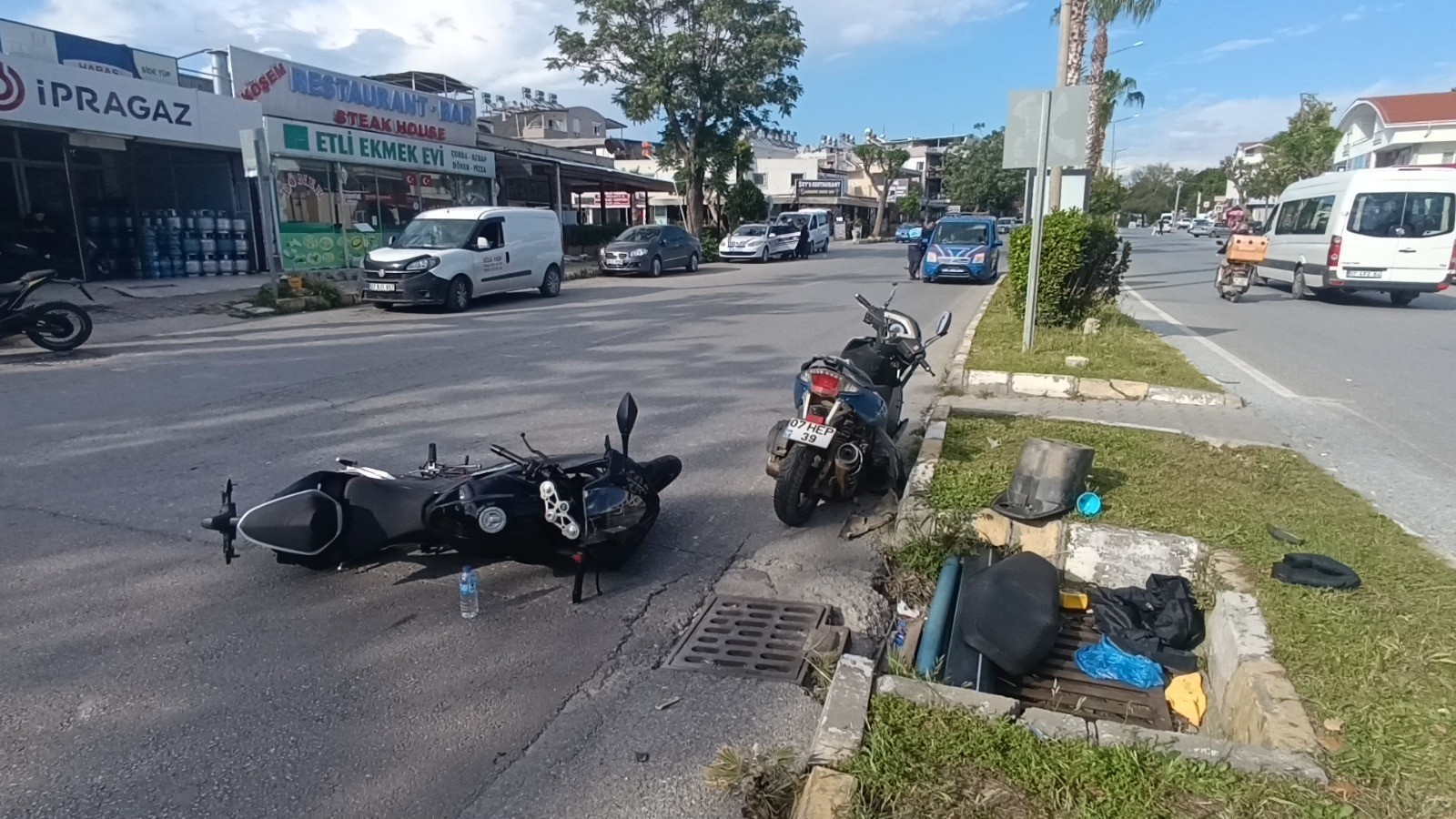 Manavgat’ta iki motosiklet çarpıştı