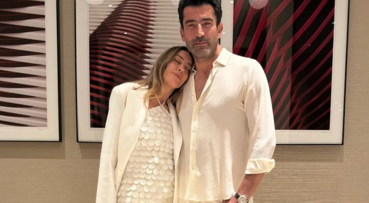 Sinem Kobal'dan aşk öpücüğü