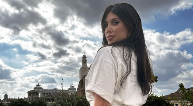 Görenler şoka girdi: Wanda Nara açılıp saçıldı