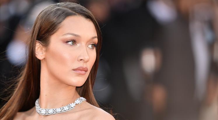 Bella Hadid reklamdan çıkarıldı! Ünlü markadan skandal özür