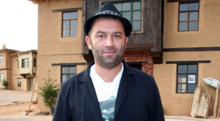 Şevket Çoruh kendisinden 15 yaş küçük eşiyle görüntülendi