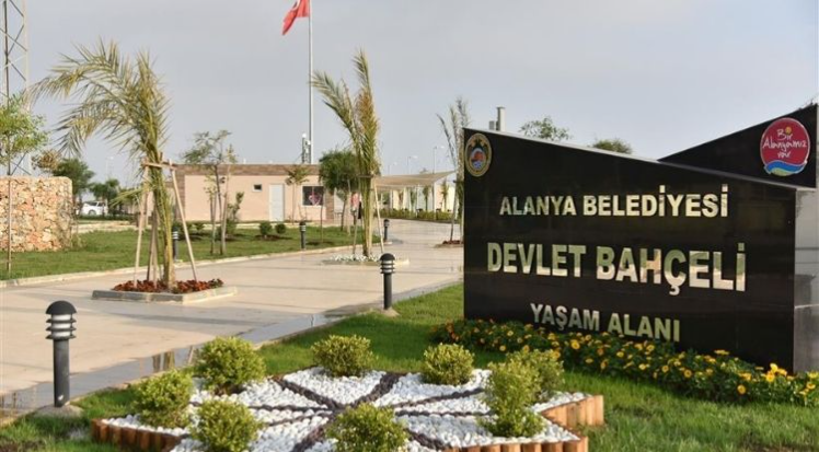 Alanya’da Devlet Bahçeli’ye büyük saygısızlık