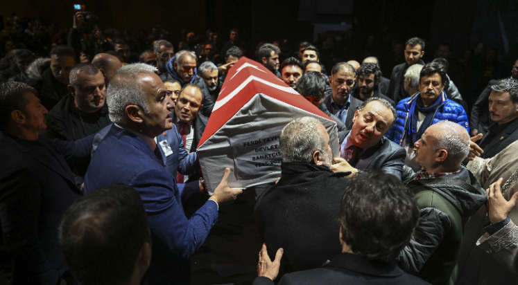 Usta sanatçı Ferdi Tayfur için AKM’de tören düzenlendi