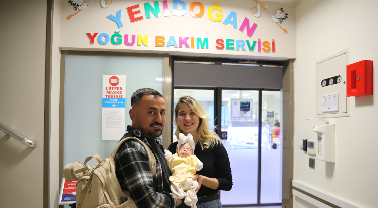 Antalya'da 570 gram doğan “Asena Hatice” bebek evine kavuştu