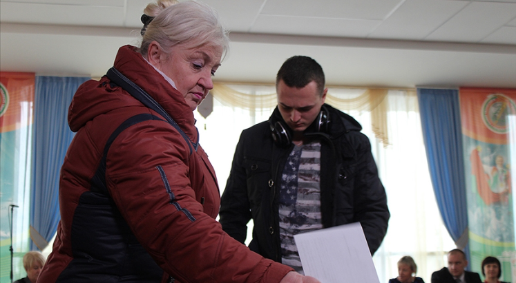 Belarus'ta halk cumhurbaşkanını seçmek için sandık başında