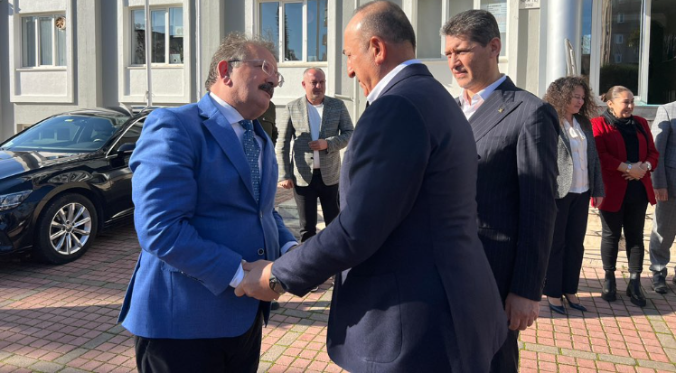 Çavusoğlu'dan Müdür Özkan'a taziye ziyareti