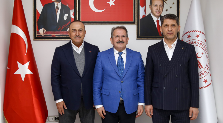 Çavuşoğlu Antalya'da ziyaretlerde bulundu