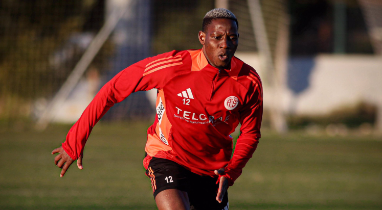 Antalyaspor, Süper Lig'de yarın Başakşehir'i konuk edecek
