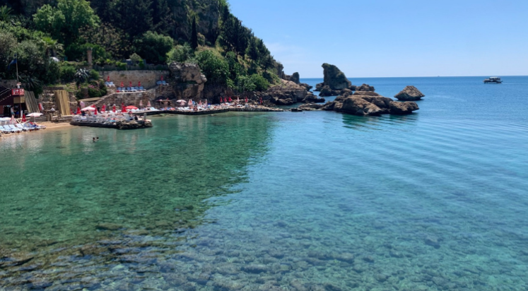Antalya’da Mermerli Plajı sezona yetişecek