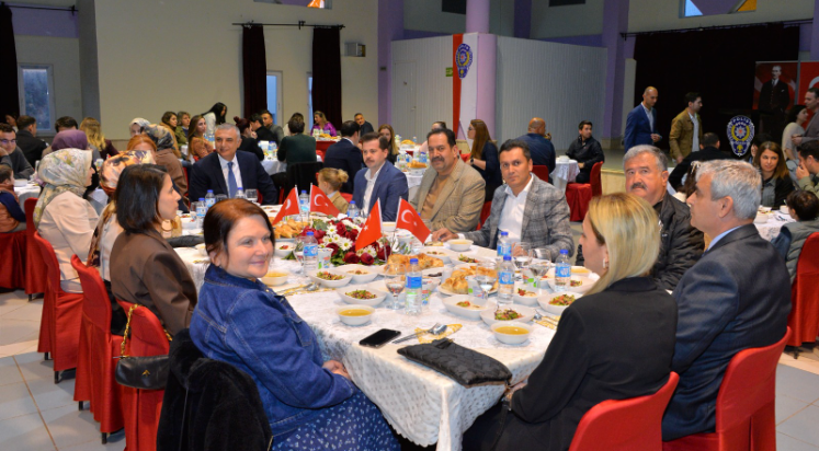 Kaş’ta emniyet mensupları iftarda bir araya geldi