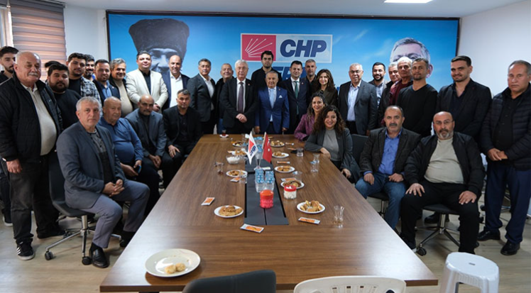 Şeref'iyle geldi, tüzüğü delik deşik etti! CHP Serik’te ‘6’lı ganyan’