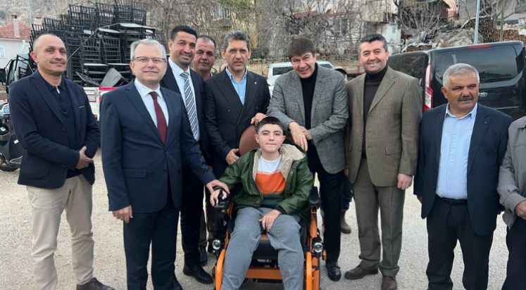 AK Parti'den Elmalı çıkarması
