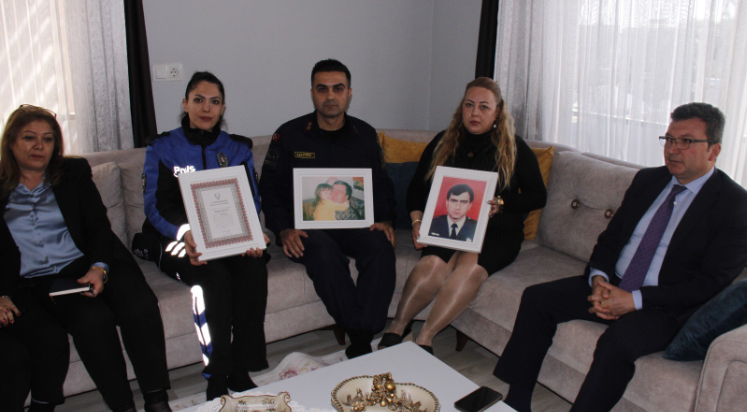 Serik protokolü, şehit polisin kızını ziyaret etti
