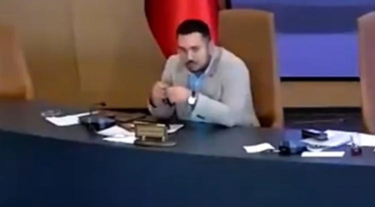 Alanya Belediye Meclisi'nde tespih krizi