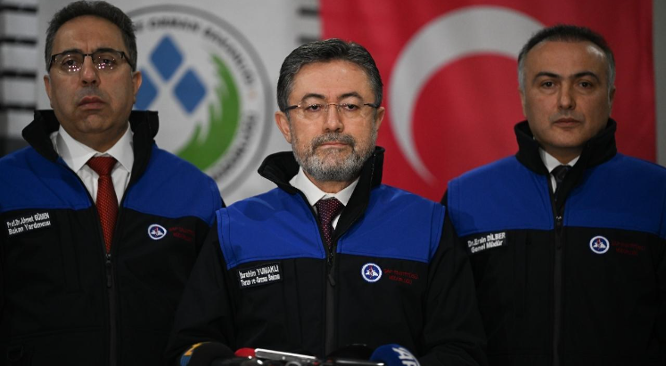 Bakan Yumaklı'dan işletmelere 'tavuk döner' uyarısı