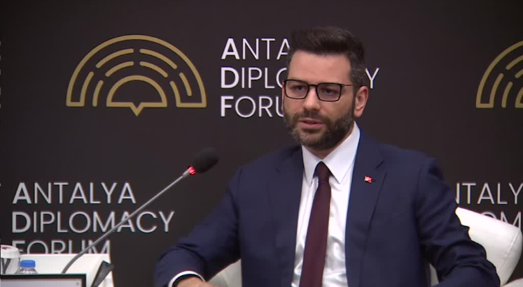 İletişim Başkan Yardımcısı Özdemir, ADF’de iletişimin güvenliği değerlendirildi