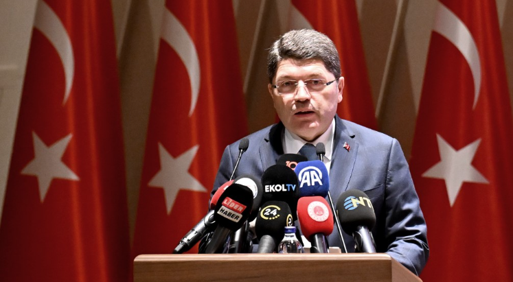 Bakan Tunç'tan 23 Nisan Ulusal Egemenlik ve Çocuk Bayramı mesajı