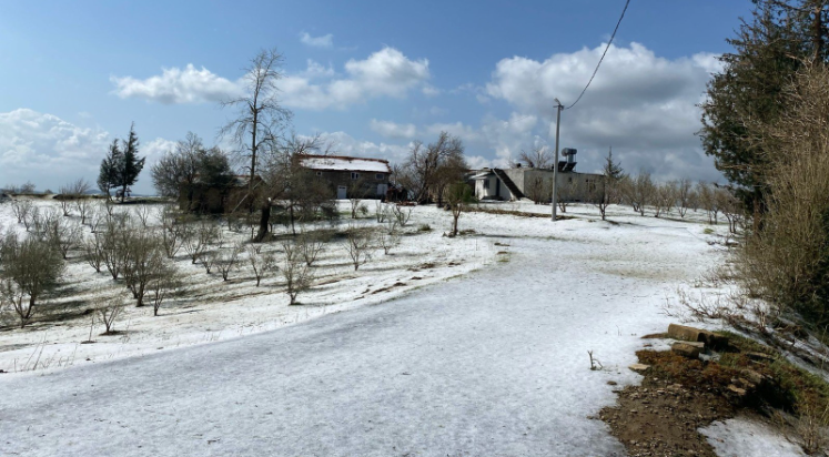 Dolu yağışı Antalya'yı beyaza bürüdü