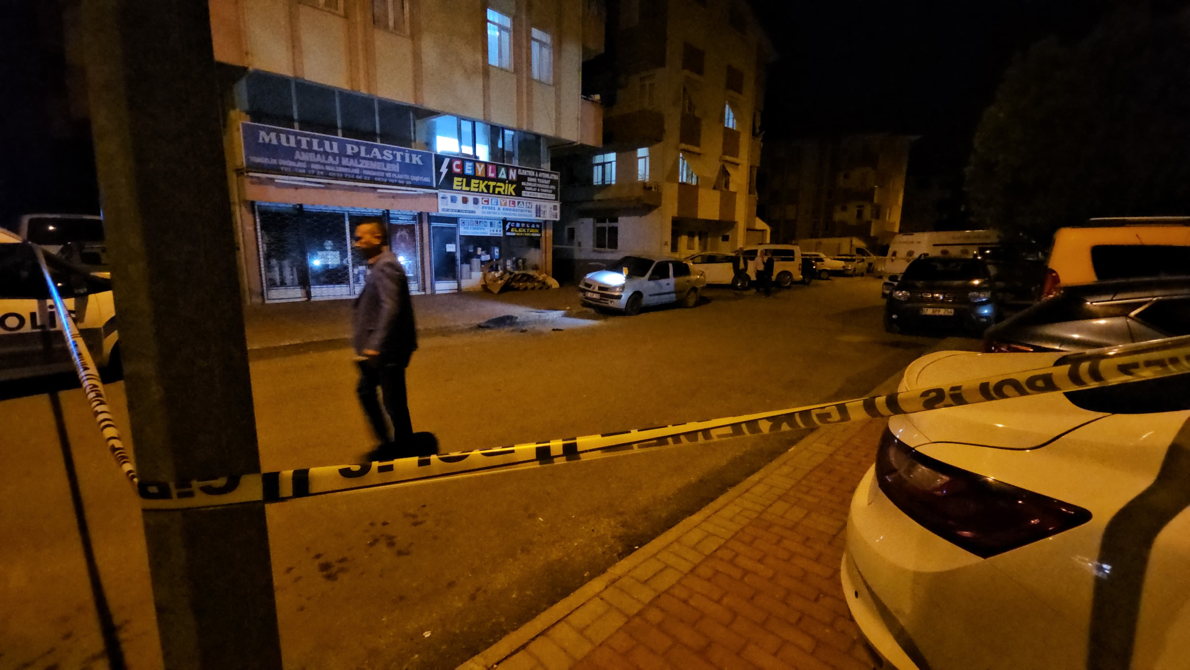 Pompalı tüfekle ateş açan şüpheli paniğe neden oldu