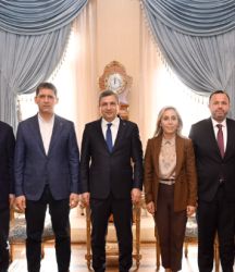 Antalya’da AK Parti’den Vali Şahin’e ziyaret