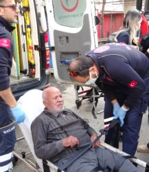 Antalya'da çıkan yangında 2 kişi dumandan etkilendi