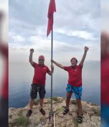 Papaz Kayasının bayrağı değişti