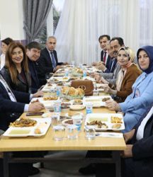 AK Parti MKYK Üyesi Türel, iftar programına konuk oldu