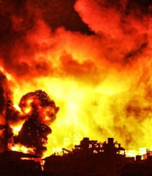 Soykırımcı İsrail ordusu Gazze'de deniz suyu arıtım tesisini bombaladı