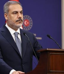 Bakan Fidan’dan Özel’in açıklamalarına sert tepki: Artık haddini bil