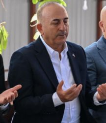 Yerlikaya’dan Mevlüt Çavuşoğlu'na taziye ziyareti